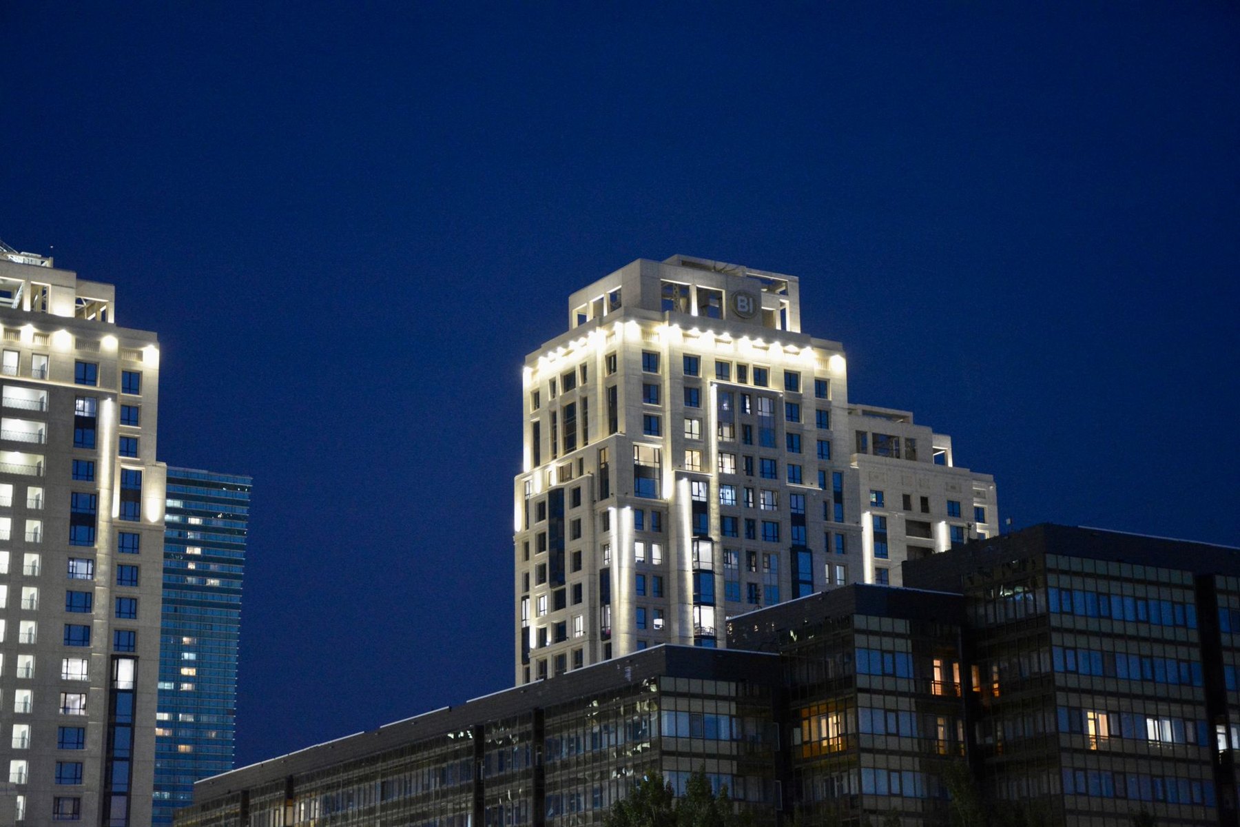 Grand Marina Saigon nhìn từ bờ sông